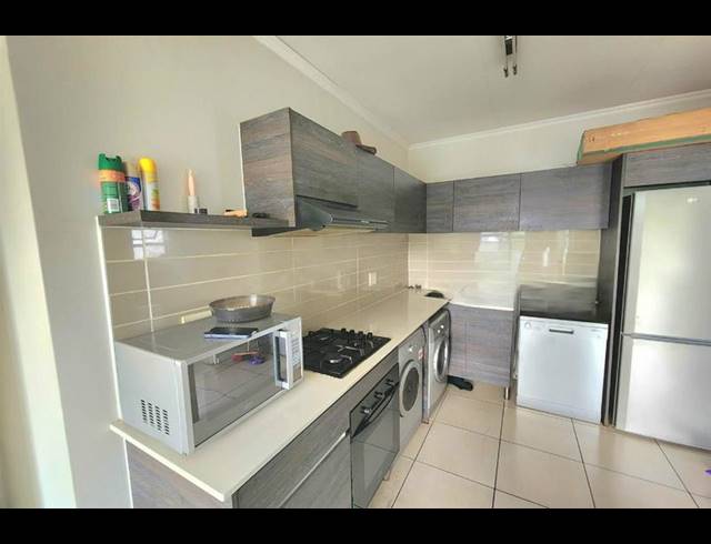 1 BEDROOM APARTMENT FOR SALE IN OLIVEDALE